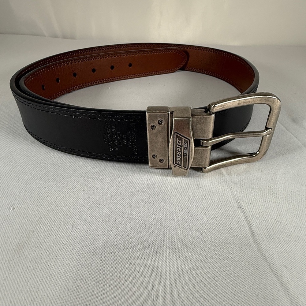 Dickies Reversible Leather Belt with Silver Buckle